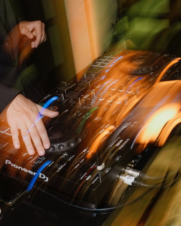 DJ Vinis